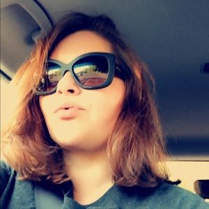 Meet your Posher, Christina